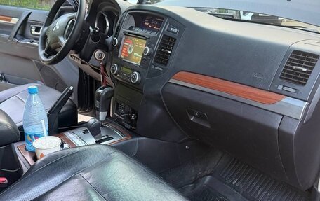 Mitsubishi Pajero IV, 2008 год, 1 470 000 рублей, 28 фотография