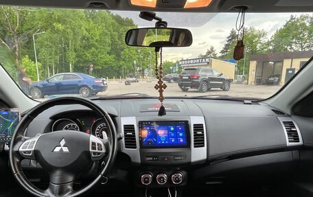 Mitsubishi Outlander III рестайлинг 3, 2011 год, 1 310 000 рублей, 4 фотография