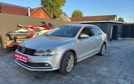 Volkswagen Jetta VI, 2015 год, 972 000 рублей, 2 фотография