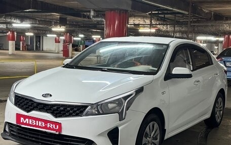KIA Rio IV, 2020 год, 920 000 рублей, 2 фотография
