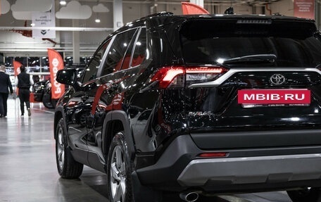 Toyota RAV4, 2021 год, 3 399 000 рублей, 10 фотография