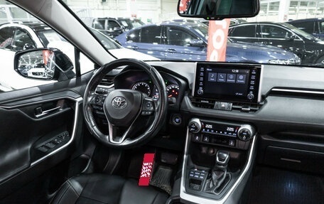 Toyota RAV4, 2021 год, 3 399 000 рублей, 15 фотография