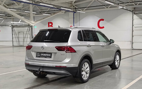 Volkswagen Tiguan II, 2017 год, 2 555 000 рублей, 6 фотография