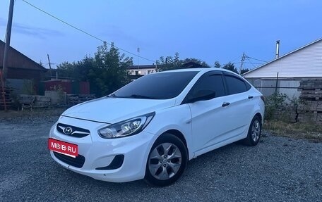 Hyundai Solaris II рестайлинг, 2013 год, 720 000 рублей, 1 фотография