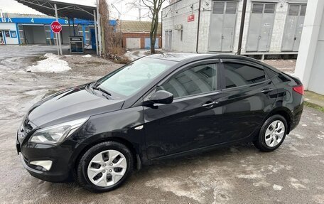 Hyundai Solaris II рестайлинг, 2015 год, 857 000 рублей, 2 фотография