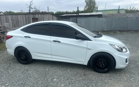 Hyundai Solaris II рестайлинг, 2013 год, 720 000 рублей, 5 фотография