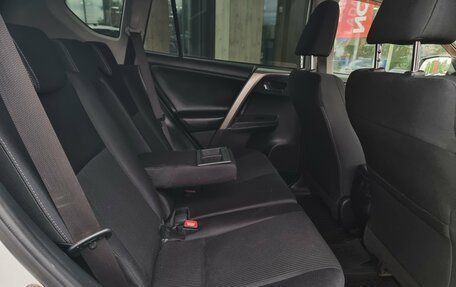 Toyota RAV4, 2013 год, 1 999 000 рублей, 13 фотография