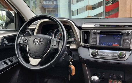 Toyota RAV4, 2013 год, 1 999 000 рублей, 10 фотография
