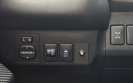 Toyota RAV4, 2013 год, 1 999 000 рублей, 18 фотография