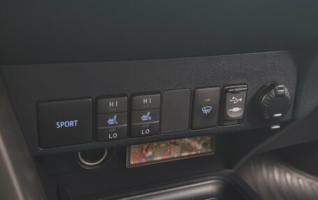 Toyota RAV4, 2013 год, 1 999 000 рублей, 15 фотография