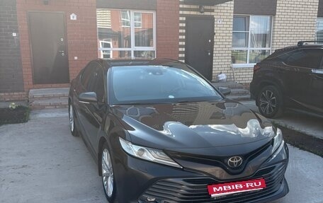 Toyota Camry, 2018 год, 2 690 000 рублей, 1 фотография