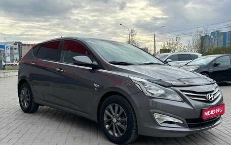 Hyundai Solaris II рестайлинг, 2015 год, 985 000 рублей, 1 фотография