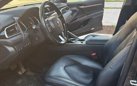 Toyota Camry, 2018 год, 2 690 000 рублей, 4 фотография