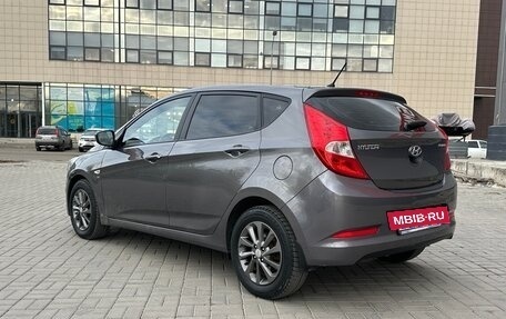 Hyundai Solaris II рестайлинг, 2015 год, 985 000 рублей, 5 фотография