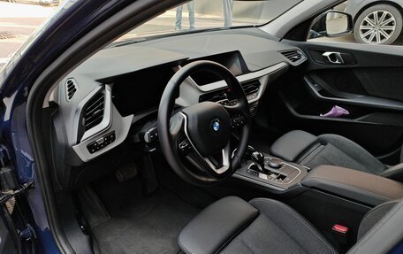 BMW 1 серия, 2020 год, 2 990 000 рублей, 14 фотография