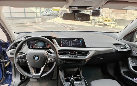 BMW 1 серия, 2020 год, 2 990 000 рублей, 15 фотография