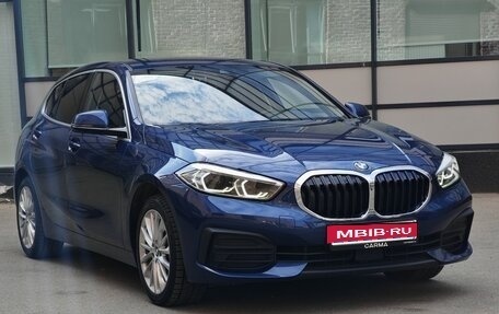 BMW 1 серия, 2020 год, 2 990 000 рублей, 1 фотография