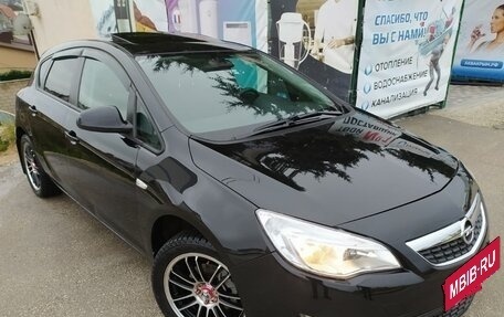 Opel Astra J, 2011 год, 780 000 рублей, 1 фотография