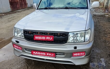 Toyota Land Cruiser 100 рестайлинг 2, 2002 год, 1 800 000 рублей, 1 фотография