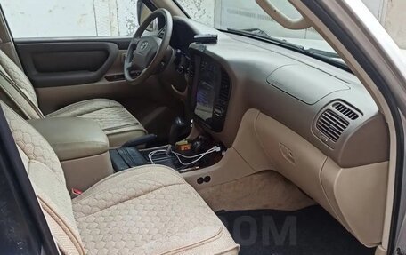 Toyota Land Cruiser 100 рестайлинг 2, 2002 год, 1 800 000 рублей, 8 фотография