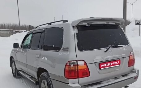 Toyota Land Cruiser 100 рестайлинг 2, 2002 год, 1 800 000 рублей, 6 фотография