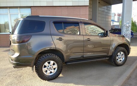 Chevrolet TrailBlazer II, 2014 год, 2 000 000 рублей, 14 фотография