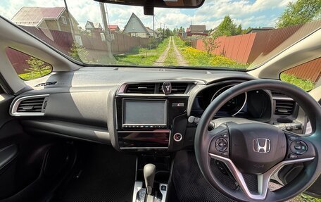 Honda Fit III, 2019 год, 1 200 000 рублей, 16 фотография