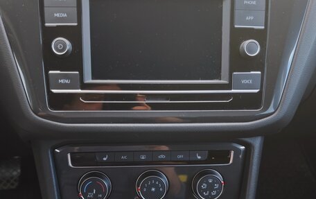 Volkswagen Tiguan II, 2022 год, 4 200 000 рублей, 10 фотография