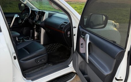 Toyota Land Cruiser Prado 150 рестайлинг 2, 2013 год, 2 950 000 рублей, 11 фотография
