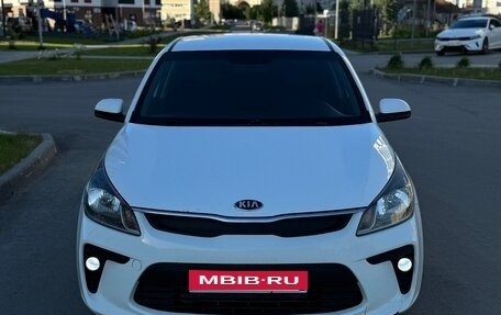 KIA Rio IV, 2018 год, 1 000 000 рублей, 1 фотография