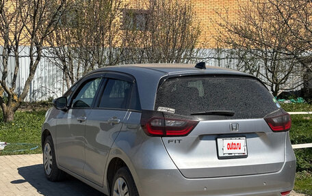 Honda Fit, 2020 год, 1 300 000 рублей, 5 фотография