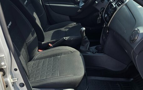 Renault Sandero II рестайлинг, 2015 год, 890 000 рублей, 27 фотография