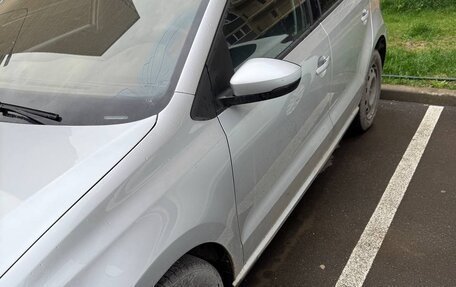 Volkswagen Polo VI (EU Market), 2011 год, 470 000 рублей, 2 фотография
