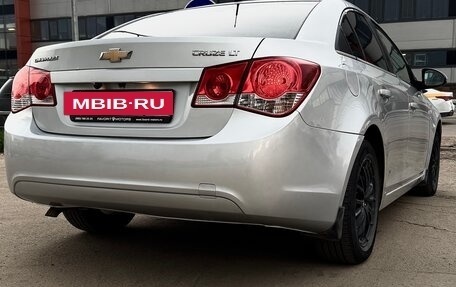 Chevrolet Cruze II, 2010 год, 650 000 рублей, 5 фотография