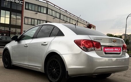 Chevrolet Cruze II, 2010 год, 650 000 рублей, 3 фотография