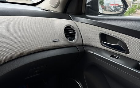 Chevrolet Cruze II, 2010 год, 650 000 рублей, 17 фотография