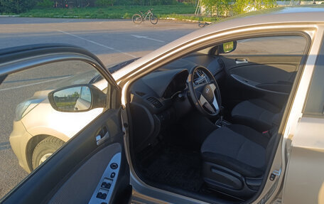 Hyundai Solaris II рестайлинг, 2011 год, 780 000 рублей, 10 фотография