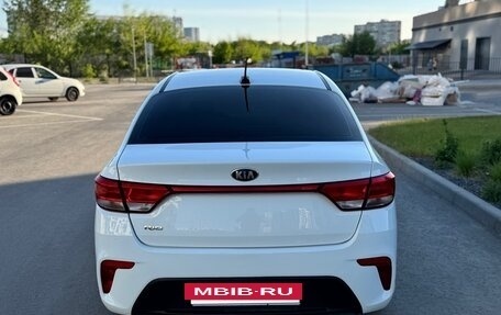 KIA Rio IV, 2018 год, 1 000 000 рублей, 4 фотография