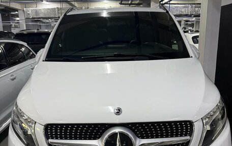 Mercedes-Benz V-Класс, 2020 год, 5 980 000 рублей, 3 фотография