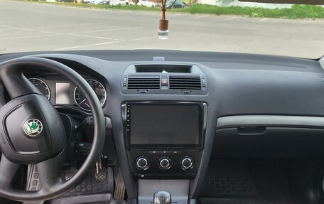 Skoda Octavia, 2011 год, 750 000 рублей, 21 фотография