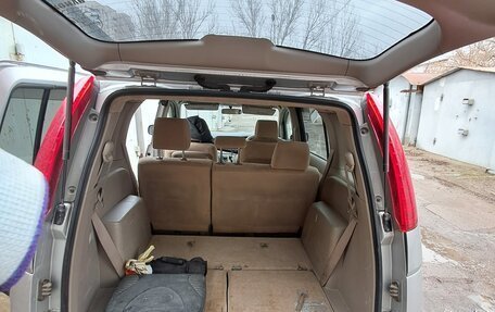 Toyota ISis I, 2005 год, 695 000 рублей, 8 фотография