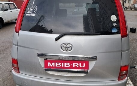 Toyota ISis I, 2005 год, 695 000 рублей, 2 фотография