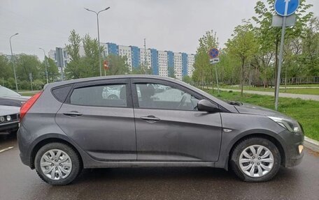Hyundai Solaris II рестайлинг, 2016 год, 880 000 рублей, 1 фотография