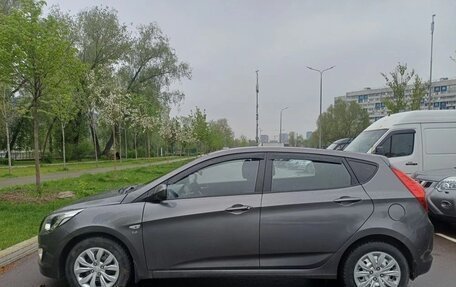 Hyundai Solaris II рестайлинг, 2016 год, 880 000 рублей, 3 фотография