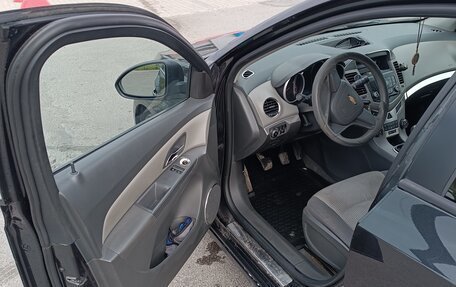 Chevrolet Cruze II, 2010 год, 600 000 рублей, 8 фотография