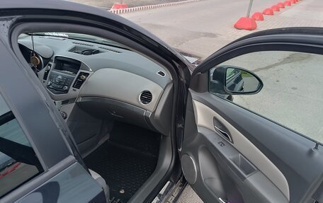 Chevrolet Cruze II, 2010 год, 600 000 рублей, 11 фотография