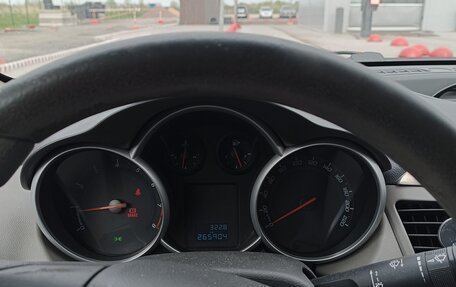 Chevrolet Cruze II, 2010 год, 600 000 рублей, 12 фотография