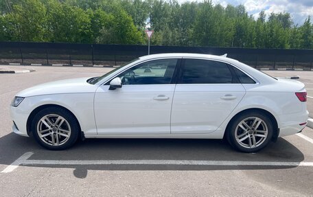 Audi A4, 2017 год, 2 400 000 рублей, 4 фотография