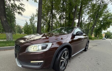 Volvo S60 Cross Country, 2015 год, 1 950 000 рублей, 5 фотография