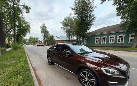 Volvo S60 Cross Country, 2015 год, 1 950 000 рублей, 3 фотография